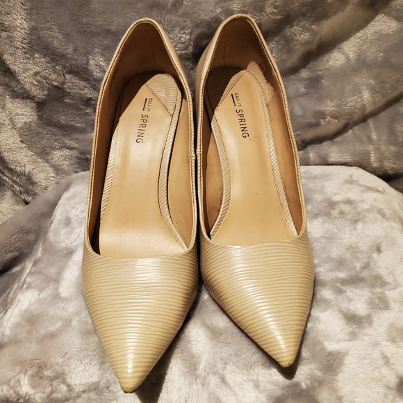 Call It Spring Tan Textured Pumps 📦 - Picture 1 of 7